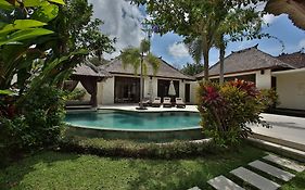 Mahagiri Villas & Spa Dreamland